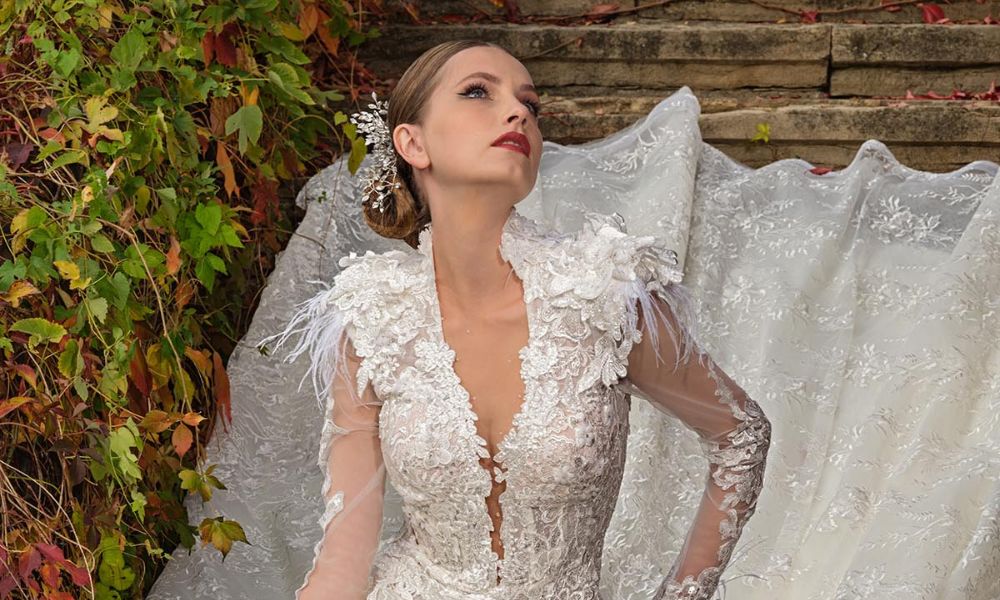 4 Styling Tips for Accessorizing Your Dream Wedding Dress