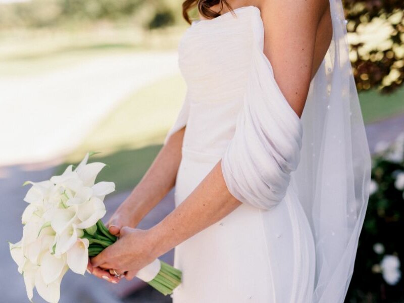 4 Reasons To Choose a Simple Wedding Dress for Your Big Day